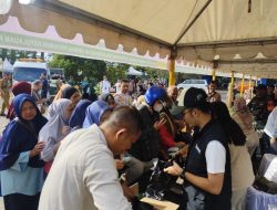 Warga Serbu GPM di Taman Batu 10, Beras SPHP dan Minyakita Jadi Incaran