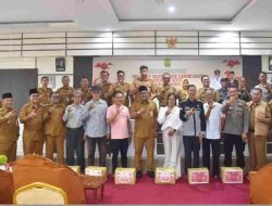 Wali Kota Lis Darmansyah Salurkan Paket Sembako bagi RT/RW Sambut Imlek 2577 di Tanjungpinang