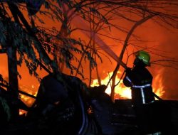 Amsakar Keluarkan SE, Warga Dilarang Bakar Sampah di Ruang Terbuka