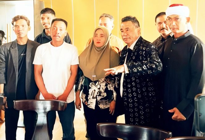
					Terima Rp. 8 Juta di Thailand, Fandi Ramadhan Bantah Terlibat Sindikat Narkoba: “Saya Baru Tahu Itu Sabu di Batam”
