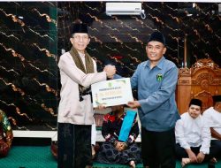 Safari Ramadan di Batuaji, Amsakar Serahkan Bantuan Rp. 115 Juta untuk Pembangunan Masjid