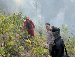 Polisi Selidiki Penyebab Kebakaran TPS Tanjung Riau Sekupang, Api Masih Berkobar Hingga Sore