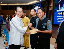 Tunjukkan Kepedulian, Amsakar Santuni Janda dan Anak Yatim hingga Petugas Kebersihan