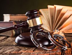 MK Nyatakan UU soal Uang Pensiun Anggota DPR Inkonstitusional Bersyarat!