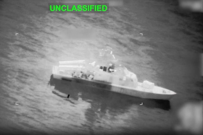 
					Kapal Angkatan Laut Iran sesaat sebelum diserang Amerika Serikat di dekat Selat Hormuz, ketika Operation Epic Fury berlangsung pada 10 Maret 2026

Sumber: https://internasional.kompas.com/read/2026/03/17/102325070/daftar-7-negara-blok-eropa-yang-tolak-bantu-trump-kawal-selat-hormuz?page=all#page2.


Membership: https://kmp.im/plus6
Download aplikasi: https://kmp.im/app6