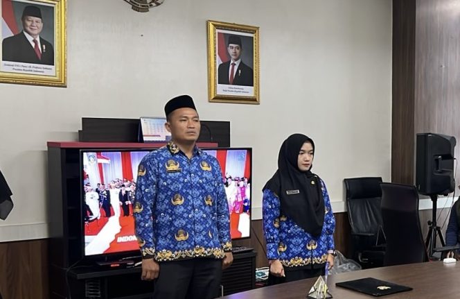 
					2 Pejabat Struktural Rumah Sakit Provinsi Kepulauan Riau saat Pelantikan Berlangsung | Sumber: Lingkungan Pemprov Kepri