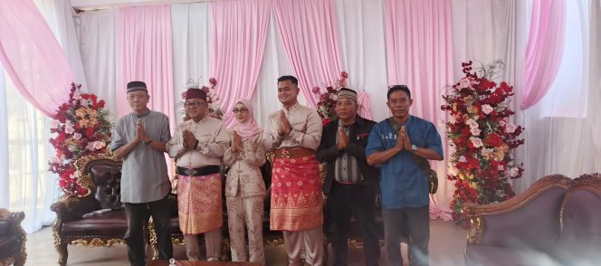 
					Warga Tanjungpinang Serbu Open House Wali Kota, Antusias Sampaikan Ucapan Lebaran