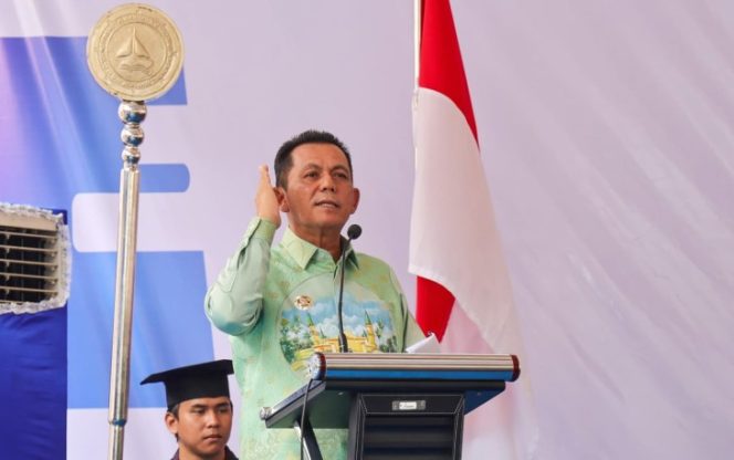 
					Gubernur Kepri Ansar Ahmad Hadiri Wisuda ke-26 Sarjana dan Pascasarjana UMRAH: SDM Penentu Utama Era Society 5.0