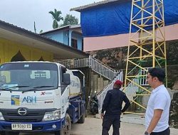 Hari Ke-66 Penyaluran Air Bersih, Polsek Batu Ampar Konsisten Bantu Warga Terdampak