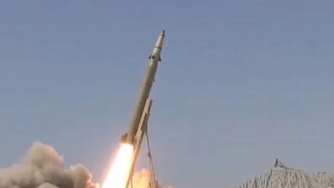 
					Rudal Kheibar Iran Terobos Iron Dome Israel, Kantor PM Netanyahu Dibombardir