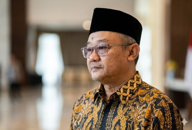 
					Mendikdasmen Abdul Mu’ti Tegaskan Sekolah Tak Ada WFH, Proses Belajar Mengajar Tetap Tatap Muka!