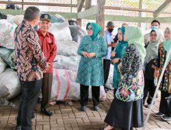 TP-PKK Batam Kunjungi Bank Sampah Induk Jakarta Barat, Perkuat Pengelolaan Berbasis Masyarakat