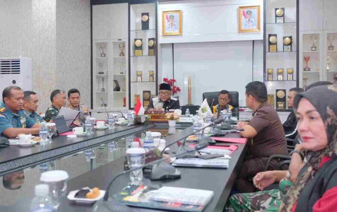 
					Wali Kota Lis Pimpin Rakor bersama Forkopimda, Bahas Stabilitas Pangan dan Keamanan Jelang Hari Raya Iduladha