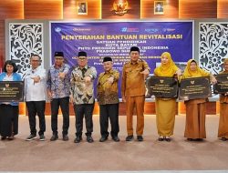 Mendikdasmen Serahkan Bantuan Revitalisasi Sekolah di Batam, Wagub Kepri Dorong Sekolah Aman dan Nyaman