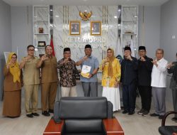 Terima LAKIP 2025, Ketua DPRD Kepri Minta KIP Perkuat Sosialisasi Keterbukaan Informasi Publik