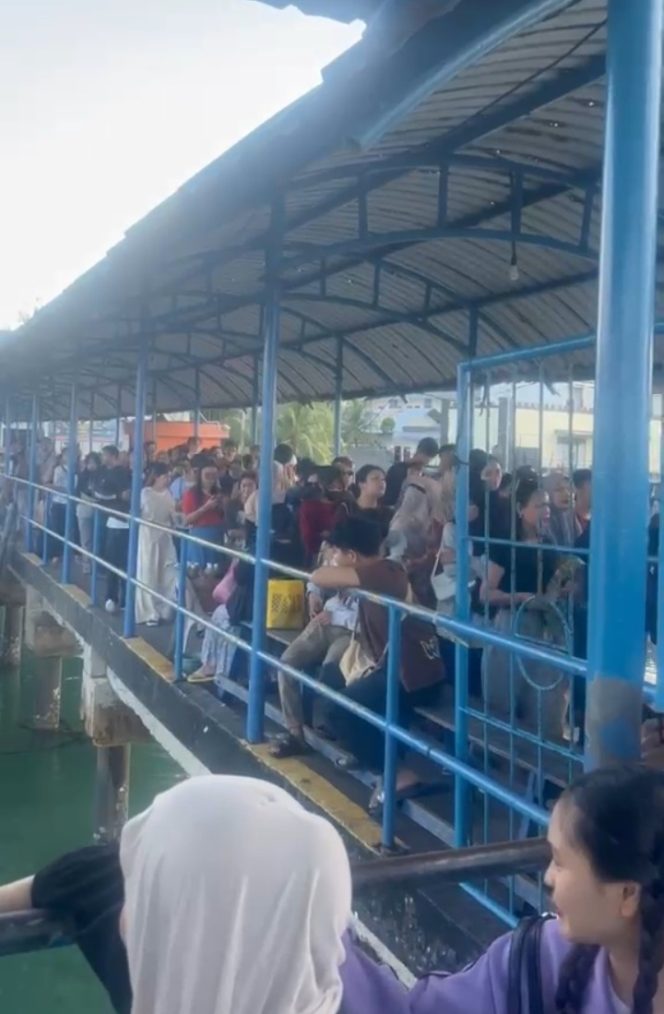 
					Akhir Pekan Membludak: Wisatawan Serbu Pelabuhan Sekupang, Belakang Padang Jadi Primadona Liburan Lokal