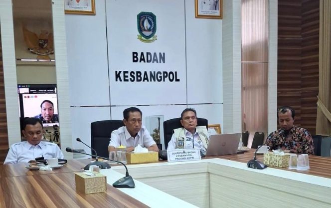
					kegiatan Internalisasi Hasil Survei Indeks Potensi Radikalisme (IPR) Tahun 2025 melalui rangkaian kegiatan Kajian Senin Kamis (KSK) Tahun 2026 diselenggarakan Forum Koordinasi Pencegahan Terorisme (FKPT) Kepulauan Riau, Kamis 18 Juni 2026. 