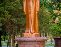 Raja Ali Haji di Taman Magtymgyly Pyragy, di Antara Pahlawan Literatur, Penyair dan Pemikir Dunia