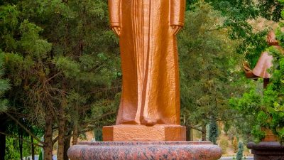 Raja Ali Haji di Taman Magtymgyly Pyragy, di Antara Pahlawan Literatur, Penyair dan Pemikir Dunia