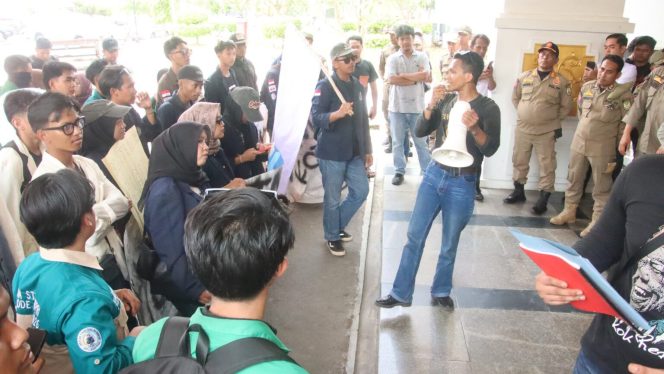 
					MBG di Persimpangan Jalan: Pencopotan Kepala BGN dan Rentetan Persoalan SPPG di Kepulauan Riau