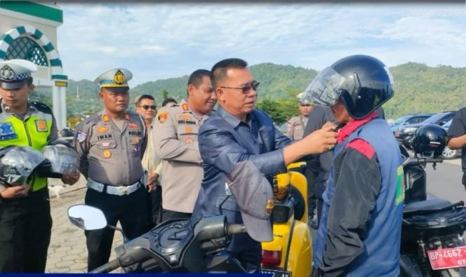 
					Bupati Anambas Ajak Masyarakat Tertib Berlalu Lintas Melalui Gerakan Penggunaan Helm