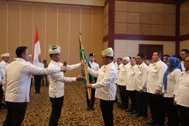 
					Ketua Umum KADIN Anindya Novyan Bakrie mengukuhkan Dewan Pengurus Kamar Dagang dan Industri (KADIN) Provinsi Kepulauan Riau Masa Bakti 2026–2031 di di Aula Wan Seri Beni, Dompak, Tanjungpinang, Seasa (16/6/2026). Dewan Pengurus KADIN Kepri 2026-2031 dipipin Ir Mustava. 