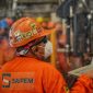 Seorang pekerja di proyek pemotongan baja di PT Saipem Indonesia Karimun Yard. Kepala Perwakilan BI Provinsi Kepri, Rony Widijarto menyampaikan sektor industri masih menjadi penopang utama pertumbuhan ekonomi di Kepulauan Riau. (Dokumen DISKOMINFO KEPRI/Ziqri)