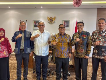 Wakil Gubernur Kepri, Nyanyang Haris Pratamura beraudiensi dengan Dirjen Penyelenggaraan Pos dan Informatika Kementrian KomDigi di Kantor Direktorat Jenderal Infrastruktur Digital, Menara Danareksa, Jakarta, Kamis (6/8/2026). 