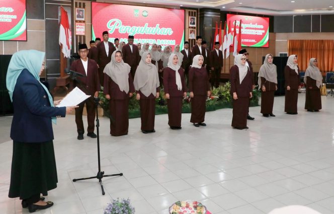 
					Ketua DPW LASQI Kepri, Yuniarni Pustoko Weni, melantik Ketua dan Pengurus LASQI-NJ Kota Batam di Kantor Wali Kota Batam, Rabu (12/8/2026). 