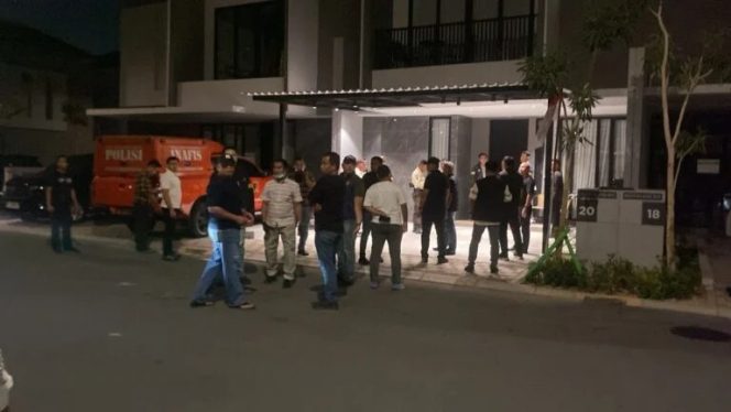 
					Bareskrim Kepung Sarang Akau Hollywood Batam, 3 Brangkas Disita