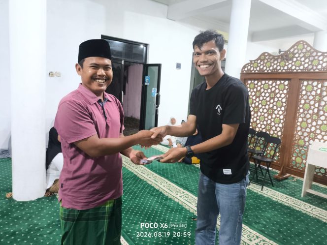 
					Ketua Bank Sampah Barokah Salurkan Bantuan Rp7 Juta untuk Panitia Maulid Nabi di Kapudenok Julalen