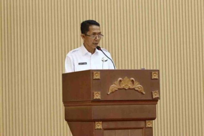 
					Wali Kota Batam Amsakar Achmad saat Pidato dalam menyampaikan tanggapan dan jawaban Pemerintah Kota Batam terhadap pemandangan umum fraksi-fraksi DPRD, Selasa (2/9) pada Rapat Paripurna DPRD Kota Batam. 