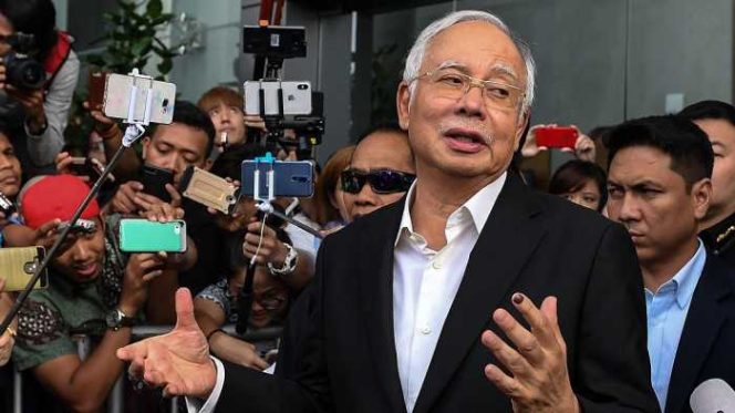 
					Dapat Keringanan Hukuman, Terpidana Korupsi Mantan PM Malaysia Pindah dari Penjara ke Rumah Mewah