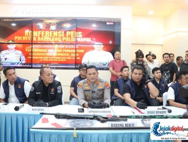 Kapolresta Barelang Kombes Pol Anggoro Wicaksono, S.H., S.I.K., M.H., dalam keterangannya menyampaikan bahwa konferensi pers tersebut merupakan tindak lanjut atas peristiwa perselisihan antara dua kelompok yang terjadi pada Senin, 14 September 2026, di wilayah Setokok.