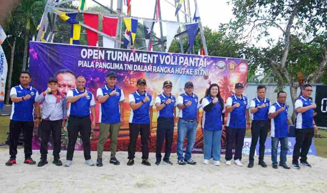 
					Turnamen Voli Pantai Piala Panglima TNI Jadi Wadah Cari Bibit Atlet, Wako Lis Beri Apresiasi