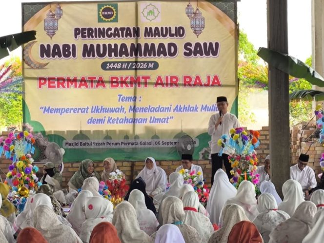 
					Pawai Maulid BKMT Air Raja Jadi Momentum Pererat Silaturahmi Warga