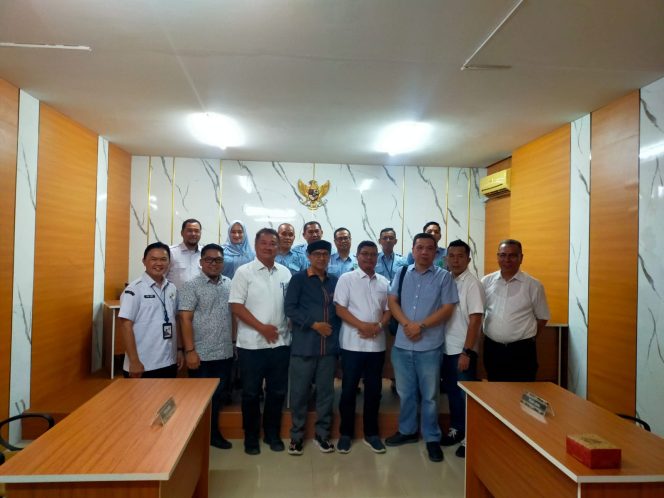 
					Anggota DPRD Kepri Komisi II dan Anggota BPSK Kota Batam