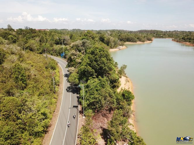 
					Waduk Sei Jago, Desa Lancang Kuning, Kecamatan Bintan Utara, Kabupaten Bintan, Kepulauan Riau. Dalam rapat, Senin (5/10/2026), Wagub Kepri Nyanyang Haris Pratamura menekankan jika Pemerintah Provinsi Kepulauan Riau mendorong dilaksanakannya revitalisasi dan optimalisasi infrastruktur sumber daya air. 