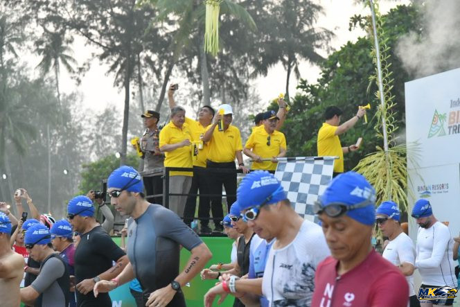 
					Gubernur Ansar Lepas Indofood Bintan Triathlon 2026 di Lagoi Bay