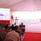 Wali Kota Batam Amsakar Achmad memberikan sambutan di acara groundbreaking pembangunan Pakuwon City Batam di Tanjung Uma, Batam, Kamis (29/10/2026). 