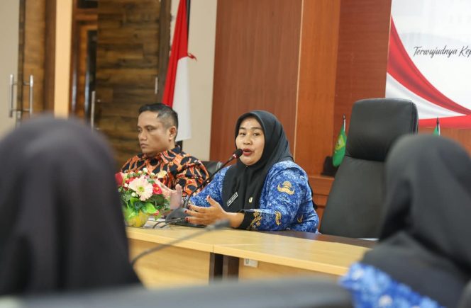 
					Sosialisasi dan Komitmen Implementasi Klik PPID yang digelar Dinas Komunikasi dan Informatika Provinsi Kepri di Rupatama Lantai 4, Dompak, Tanjungpinang, Kamis (1/10/2026). 