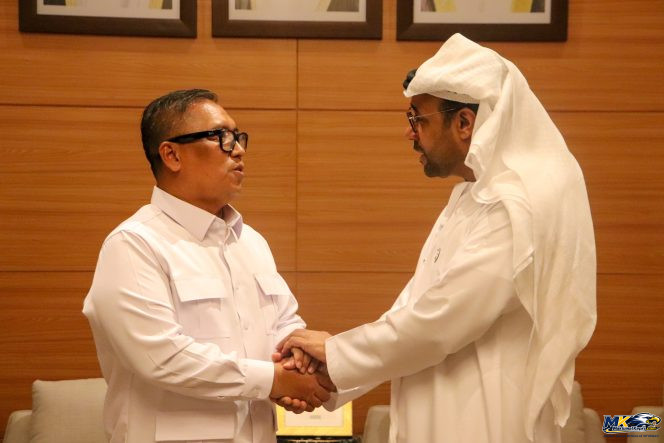 
					Wakil Gubernur Kepri, Nyanyang Haris Pratamura bersama Sumber Uni Emirat Arab untuk Indonesia Abdullah Salem Al Dhaheri di Kediaman Dinas Dubes UEA, Jakarta Selatan, Kamis (8/10/2026). 